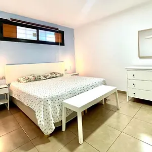 apartamento-valdes-center-los-cristianos.tenerifehoteles.net/