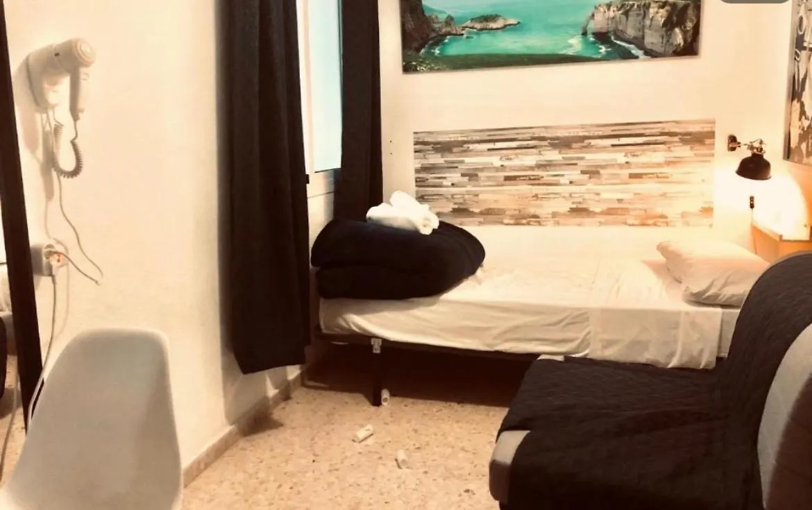 Homestay Low Cost Room Malaga